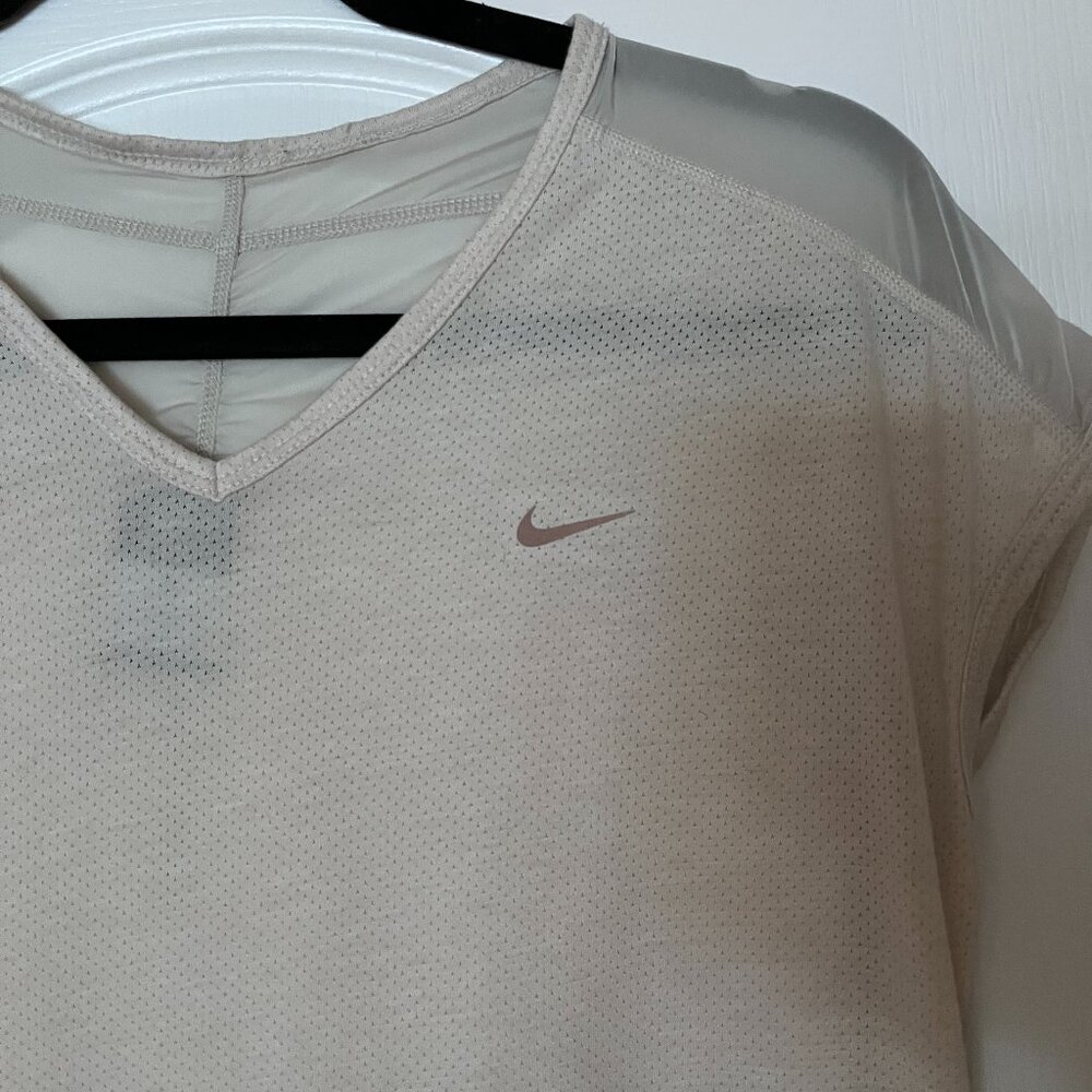 Nike Run Dri-Fit lightweigt beige v-neck t-shirt with sheer panels Sz. M